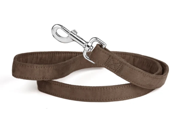 dogline-comfort-microfiber-leash-five-eighths-inch-by-4-feet-three-quarter-inch-by-4-feet-one-inch-by-4-feet-and-one-inch-by-6-feet-brown-made-in-the-usa.jpeg
